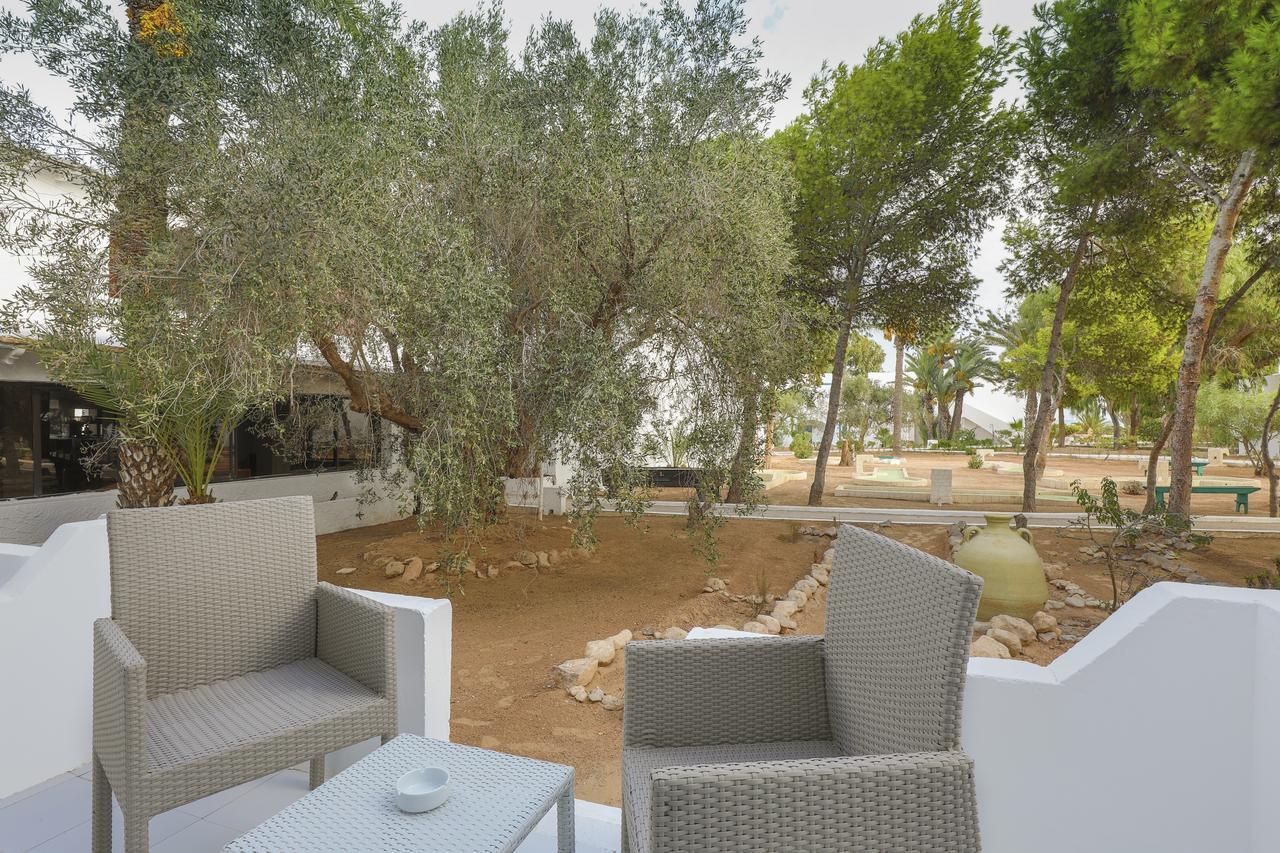 Hari Club Beach Resort Aghir Екстер'єр фото